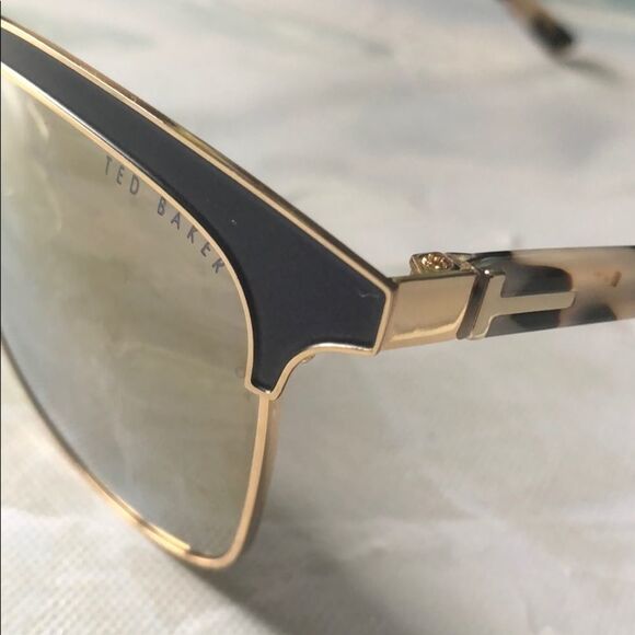 New❤️Ted Baker sunglasses   - Picture 3 of 4